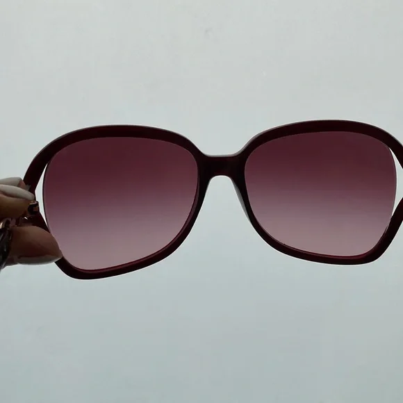 Used Coach HC8145 sunglasses color purple - Picture 6 of 7